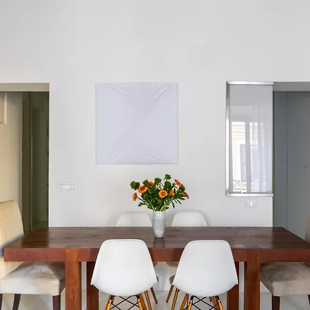 Апартаменты Iflat Charming In The Heart Of