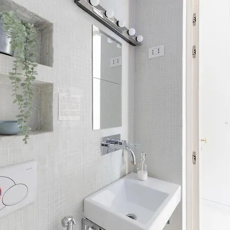 Апартаменты Iflat Charming In The Heart Of